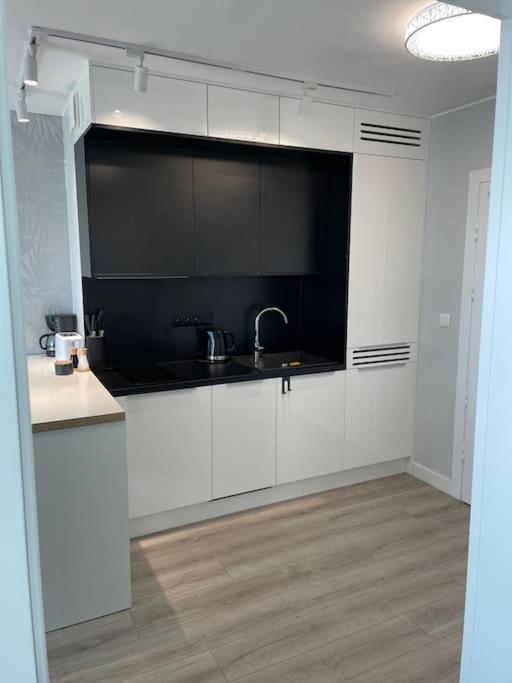 Apartament Z Widokiem Na Morze Miedzyzdroje Bagian luar foto